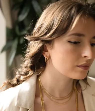 SEC22983_380x443_crop_center.webp